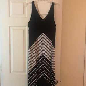 Maxi- black and white